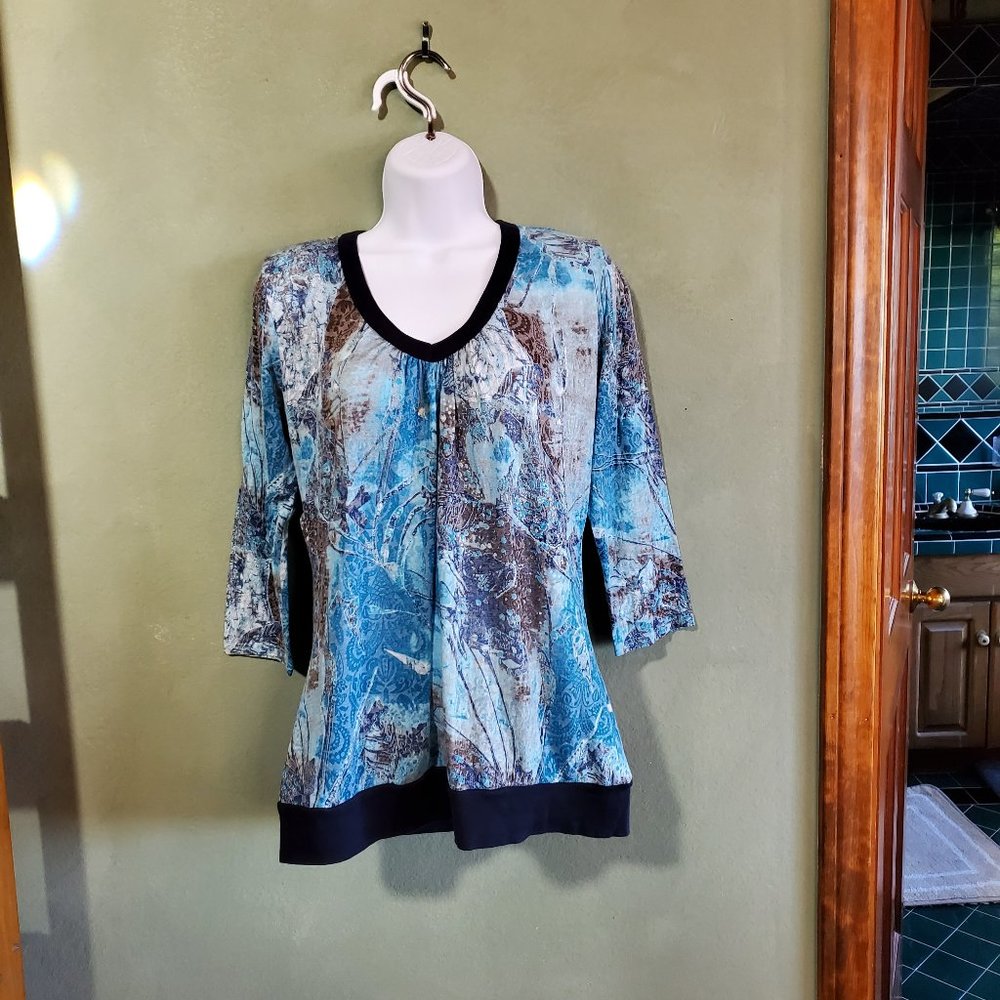 Half-sleeve multi-color blue top